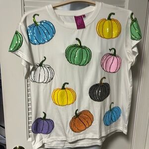 QUEEN OF SPARKLES!  Pumpkin small t.  Like new!
